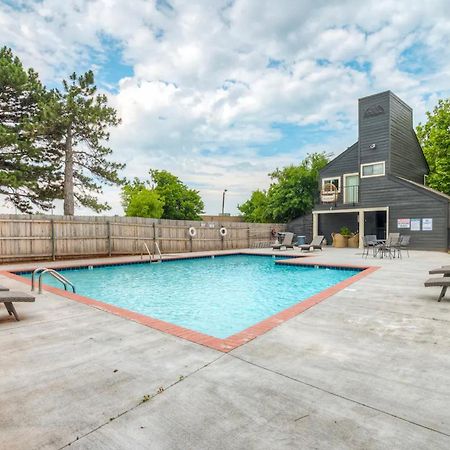 Cozy Updated Cove Of Heaven, 5Mins To Lake Hefner! オクラホマシティ エクステリア 写真