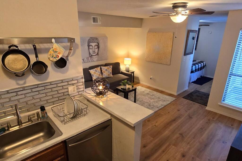 Cozy Updated Cove Of Heaven, 5Mins To Lake Hefner! オクラホマシティ エクステリア 写真
