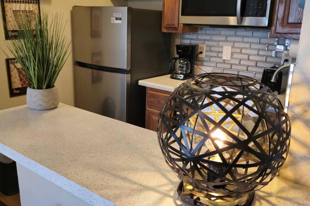 Cozy Updated Cove Of Heaven, 5Mins To Lake Hefner! オクラホマシティ エクステリア 写真