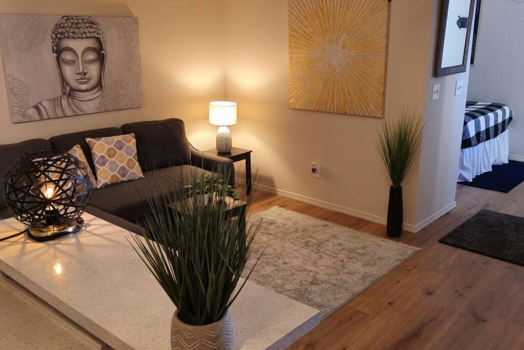 Cozy Updated Cove Of Heaven, 5Mins To Lake Hefner! オクラホマシティ エクステリア 写真
